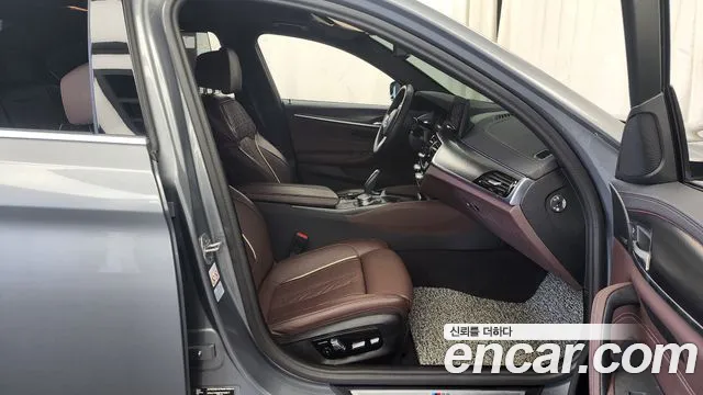 BMW 5-Series 5 серия (G30) 523d xDrive M Sport — Фото автомобиля 11