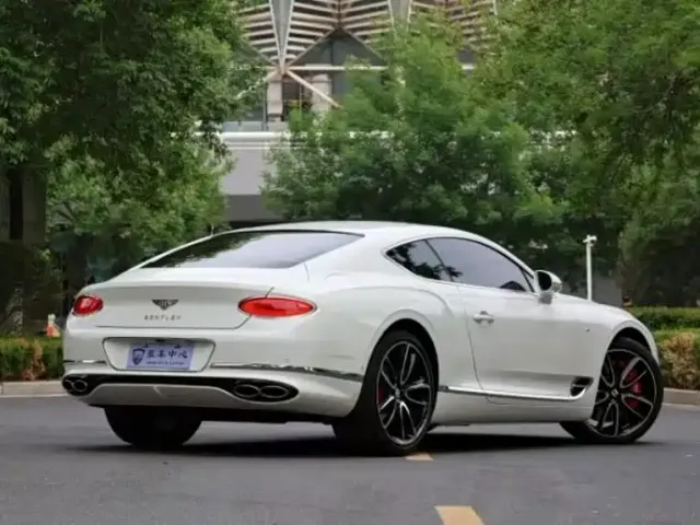 Bentley Continental — Фото автомобиля 6