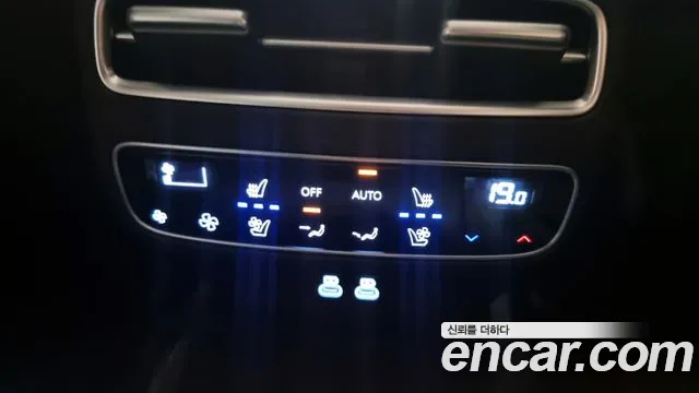 Genesis GV70 2.5T Бензин 2WD — Фото автомобиля 17