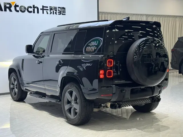 Land Rover Defender — Фото автомобиля 6
