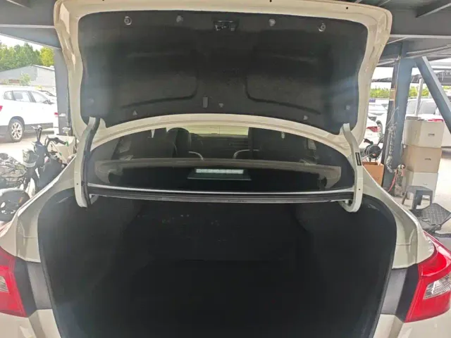 Nissan Sylphy — Фото автомобиля 18