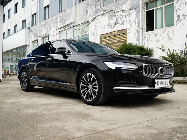 Volvo S90 — Фото автомобиля 3