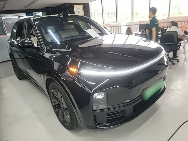 Li Auto L7 — Фото автомобиля 21