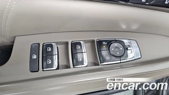 Kia Carnival Generation 4 — Фото автомобиля 21