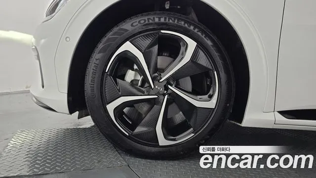 Kia EV6 — Фото автомобиля 5