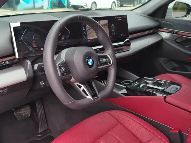 BMW 5 Series — Фото автомобиля 12