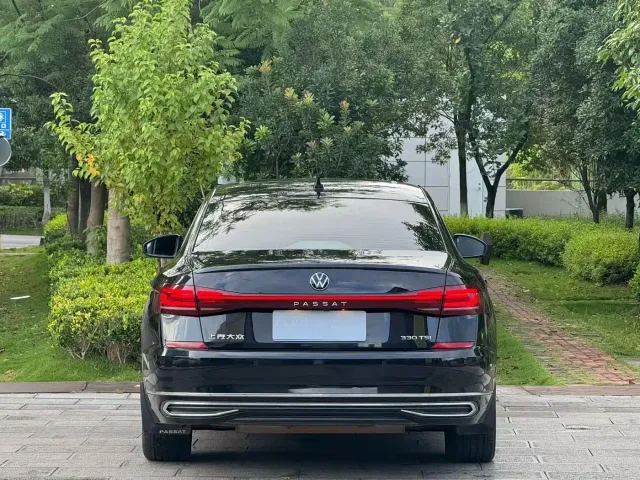 Volkswagen Passat — Фото автомобиля 10