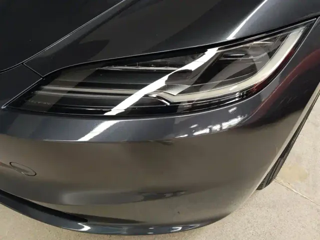 Tesla Model 3 — Фото автомобиля 5