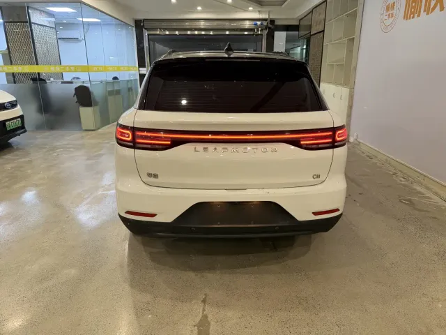 Leapmotor C11 — Фото автомобиля 6