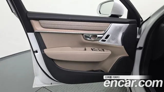 Volvo S90 — Фото автомобиля 13