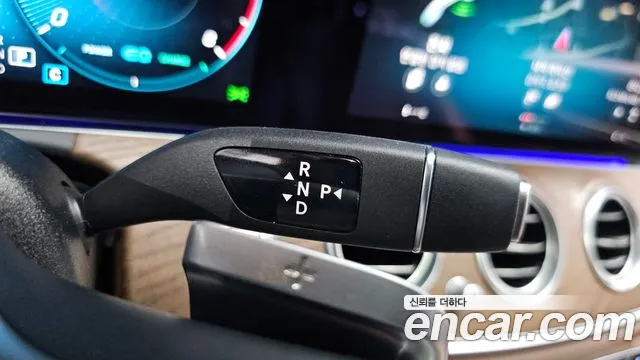 Mercedes-Benz E-Class — Фото автомобиля 9