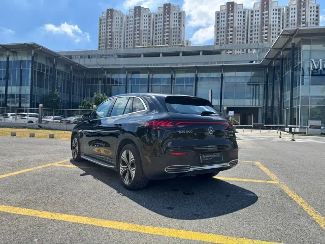 Mercedes-Benz EQE SUV — Фото автомобиля 22