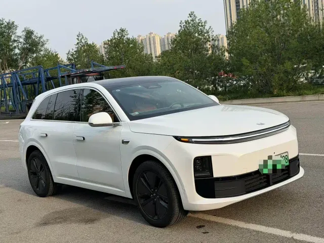 Li Auto L6 — Фото автомобиля 3