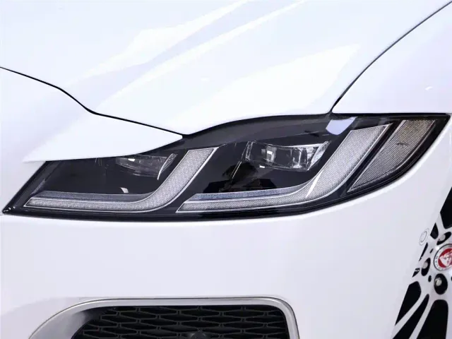 Jaguar XFL — Фото автомобиля 4