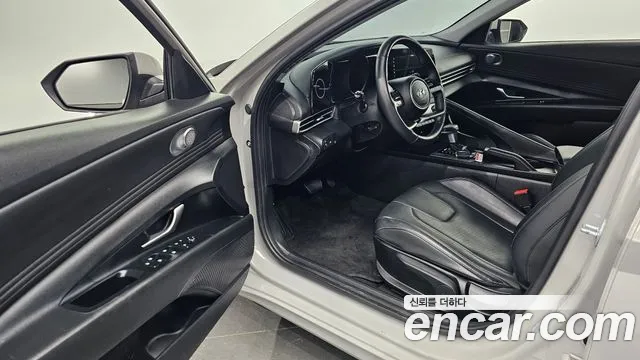 Hyundai Avante CN7 — Фото автомобиля 10