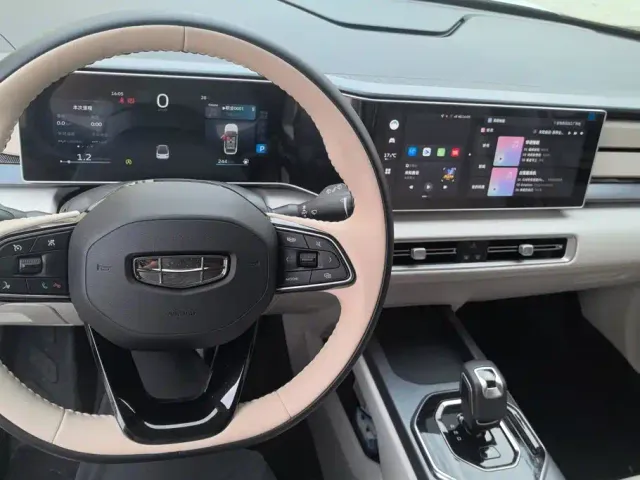 Geely ICON — Фото автомобиля 12