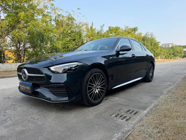 Фотография автомобиля — Mercedes-Benz C-Class