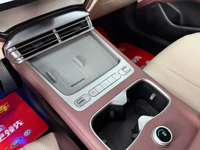 BYD Seal 07 DM-i — Фото автомобиля 15