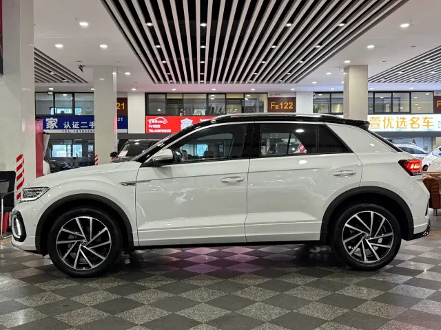 Volkswagen T-Roc — Фото автомобиля 3