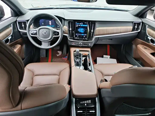 Volvo V90 — Фото автомобиля 13