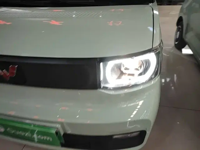 Wuling Hongguang Mini EV — Фото автомобиля 23