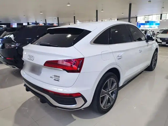 Audi Q5L Sportback — Фото автомобиля 6