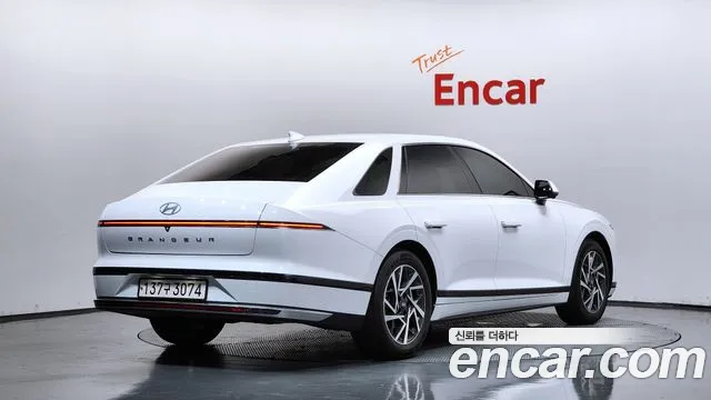 Hyundai Grandeur GN7 — Фото автомобиля 2