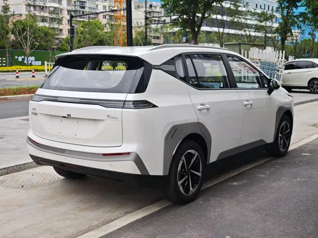 GAC Aion Y — Фото автомобиля 4