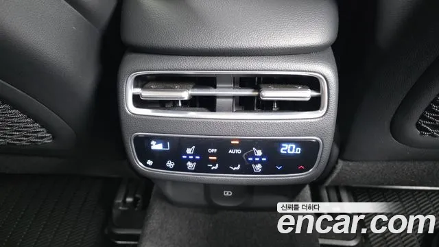 Genesis GV70 2.5T Бензин AWD — Фото автомобиля 30