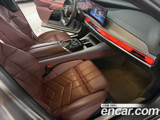 BMW 7 Series G70 — Фото автомобиля 15