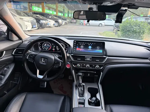 Honda Accord — Фото автомобиля 5