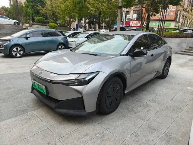 Фотография автомобиля — Toyota bZ3