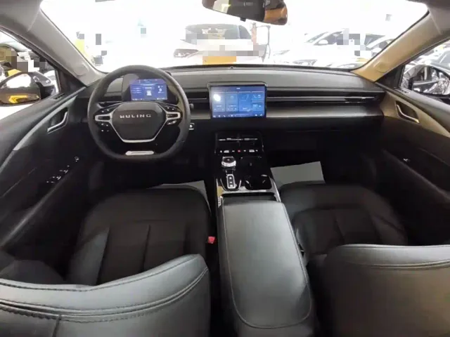 Wuling Starlight — Фото автомобиля 9