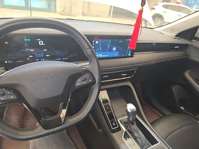 Roewe i5 — Фото автомобиля 9