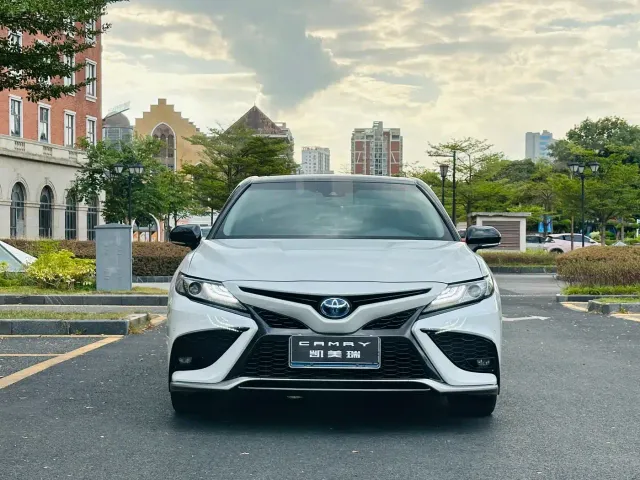 Toyota Camry — Фото автомобиля 2