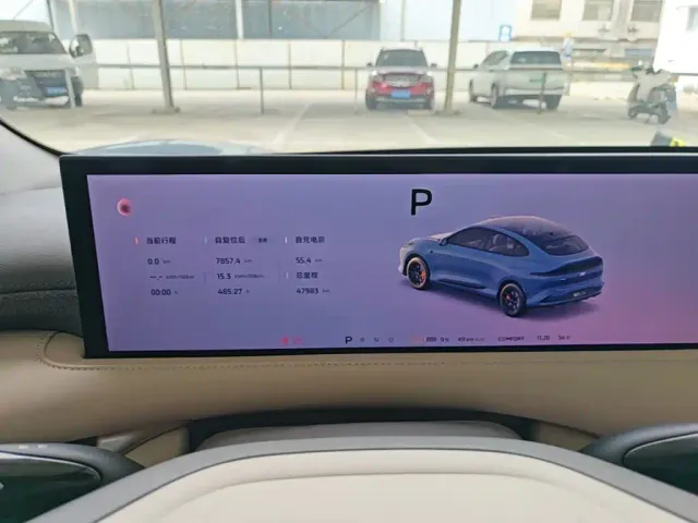 IM Motors LS6 — Фото автомобиля 11