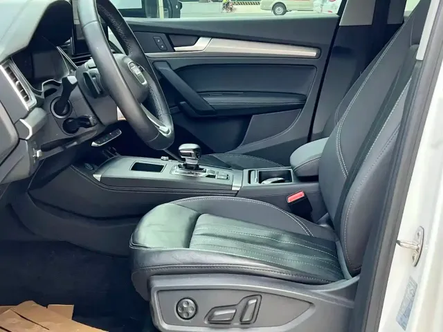 Audi Q5L — Фото автомобиля 4