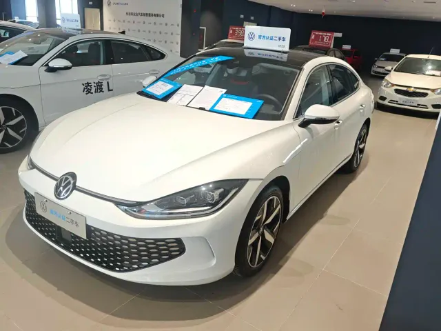 Фотография автомобиля — Volkswagen Lamando