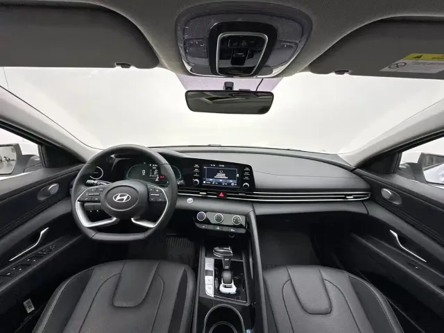 Hyundai Elantra — Фото автомобиля 4