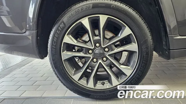 Jeep Cherokee Grand Cherokee(WL) L 3.6 Overland — Фото автомобиля 4