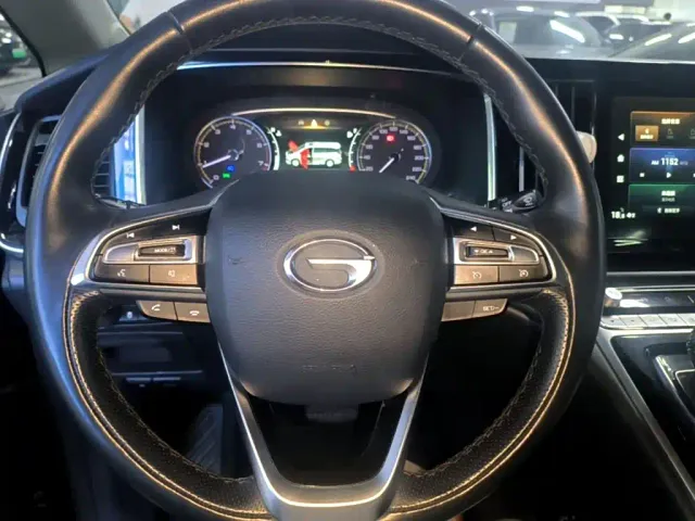 GAC Trumpchi M8 — Фото автомобиля 10