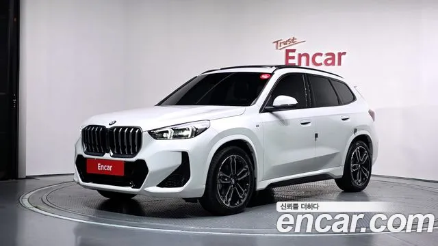 Фотография автомобиля — BMW X1 U11