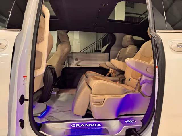 Toyota Granvia — Фото автомобиля 8