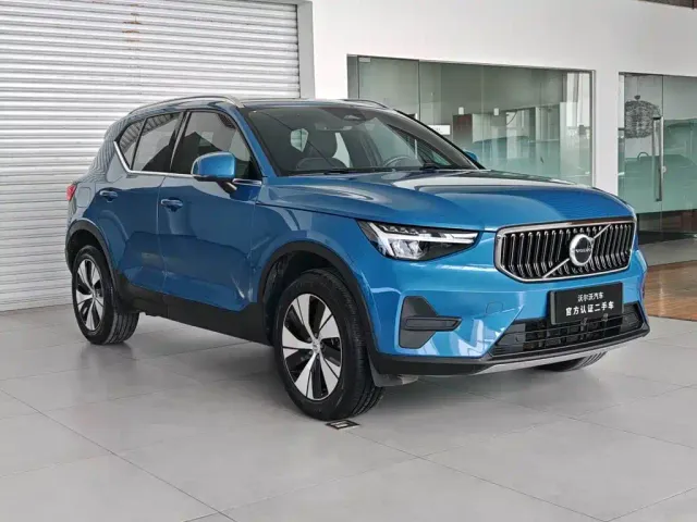 Volvo XC40 — Фото автомобиля 3