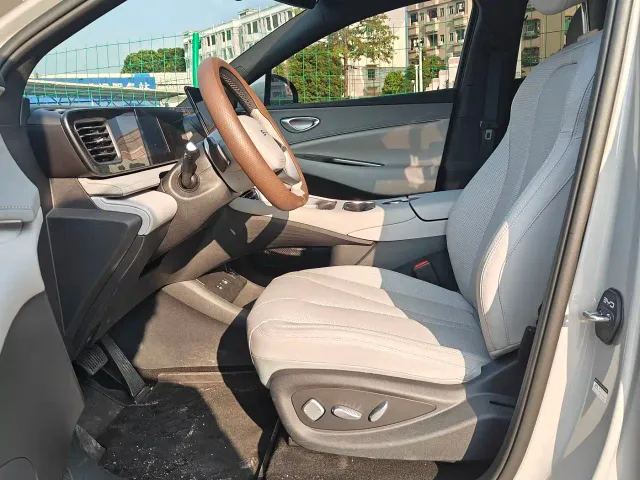 BYD Sealion 06 — Фото автомобиля 11