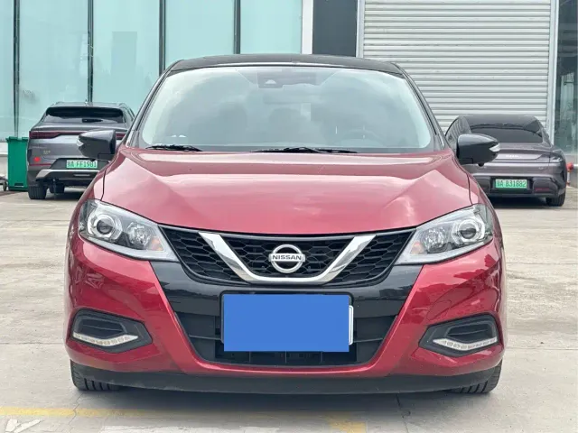 Nissan Tiida — Фото автомобиля 2