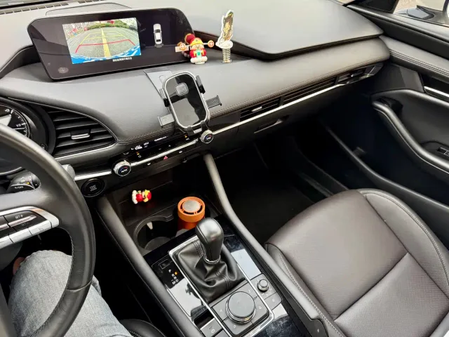 Mazda Axela — Фото автомобиля 13