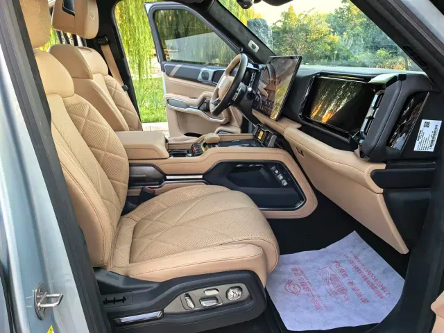 BYD FangChengBao Leopard 8 — Фото автомобиля 9