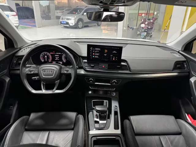 Audi Q5L — Фото автомобиля 5