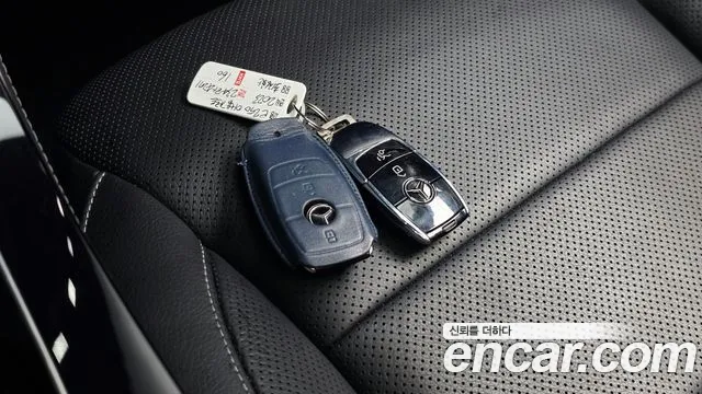 Mercedes-Benz E-Class — Фото автомобиля 16